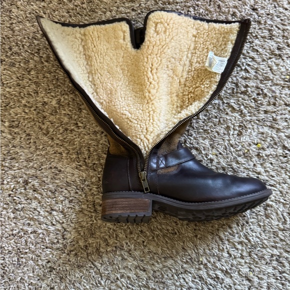 Ugg Chancery Boot - Picture 9 of 10